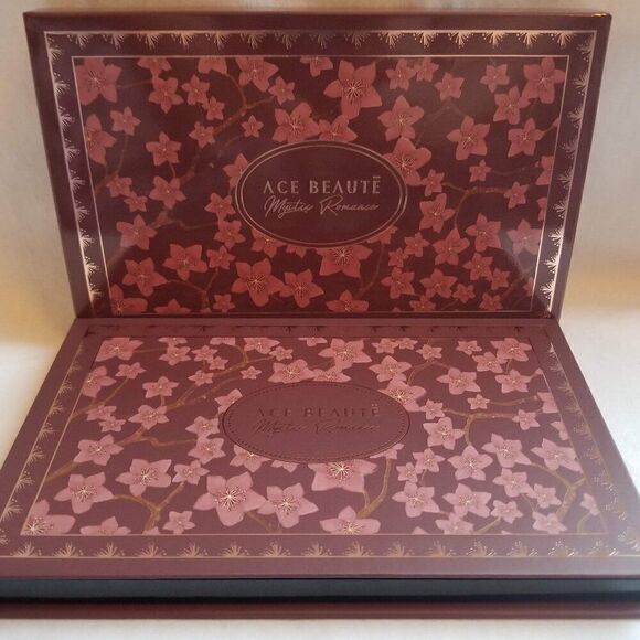 Ace Beaute - Mystic Romance Eyeshadow Palette - Picture 4 of 8